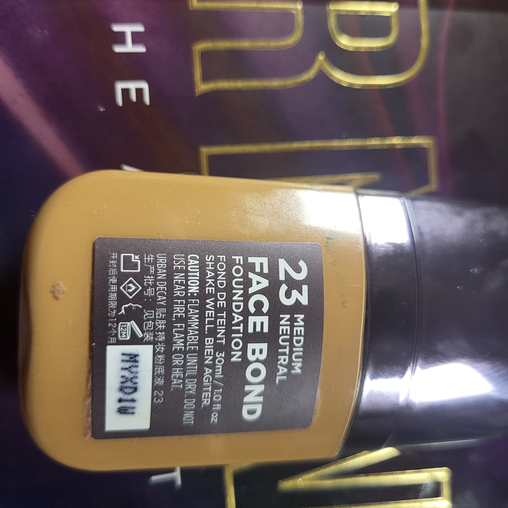 Face Bond Foundation in Medium 23